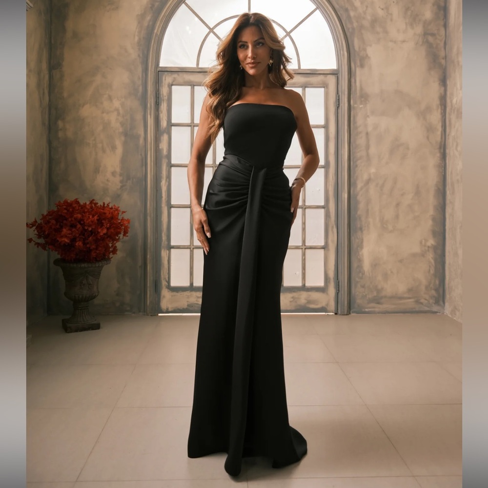Betsy & Adam formal strapless dress. Worn a few hours at a formal event